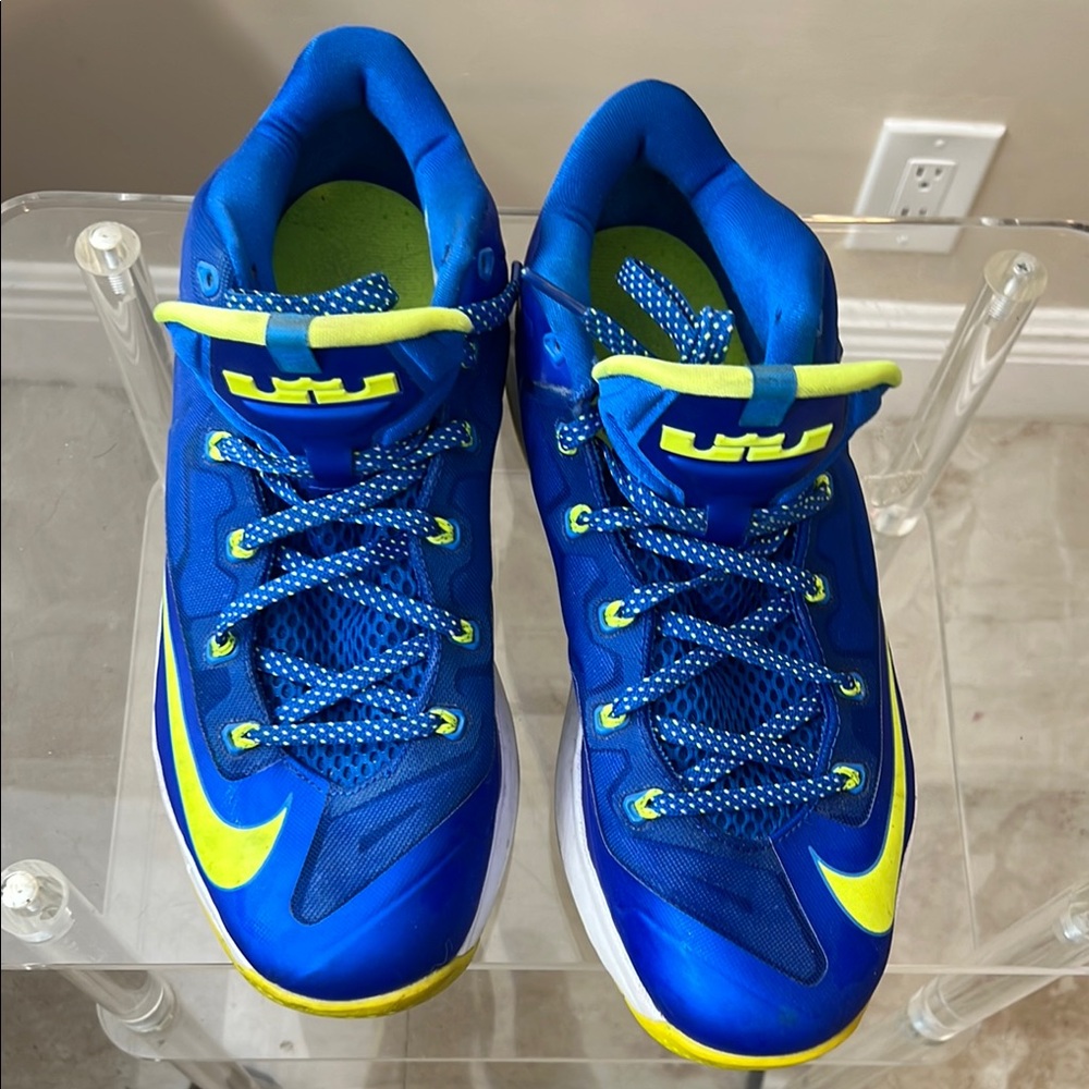 LeBron James Nike Men Blue and Yellow Sneakers with Padded Ankle Support - Picture 5 of 13